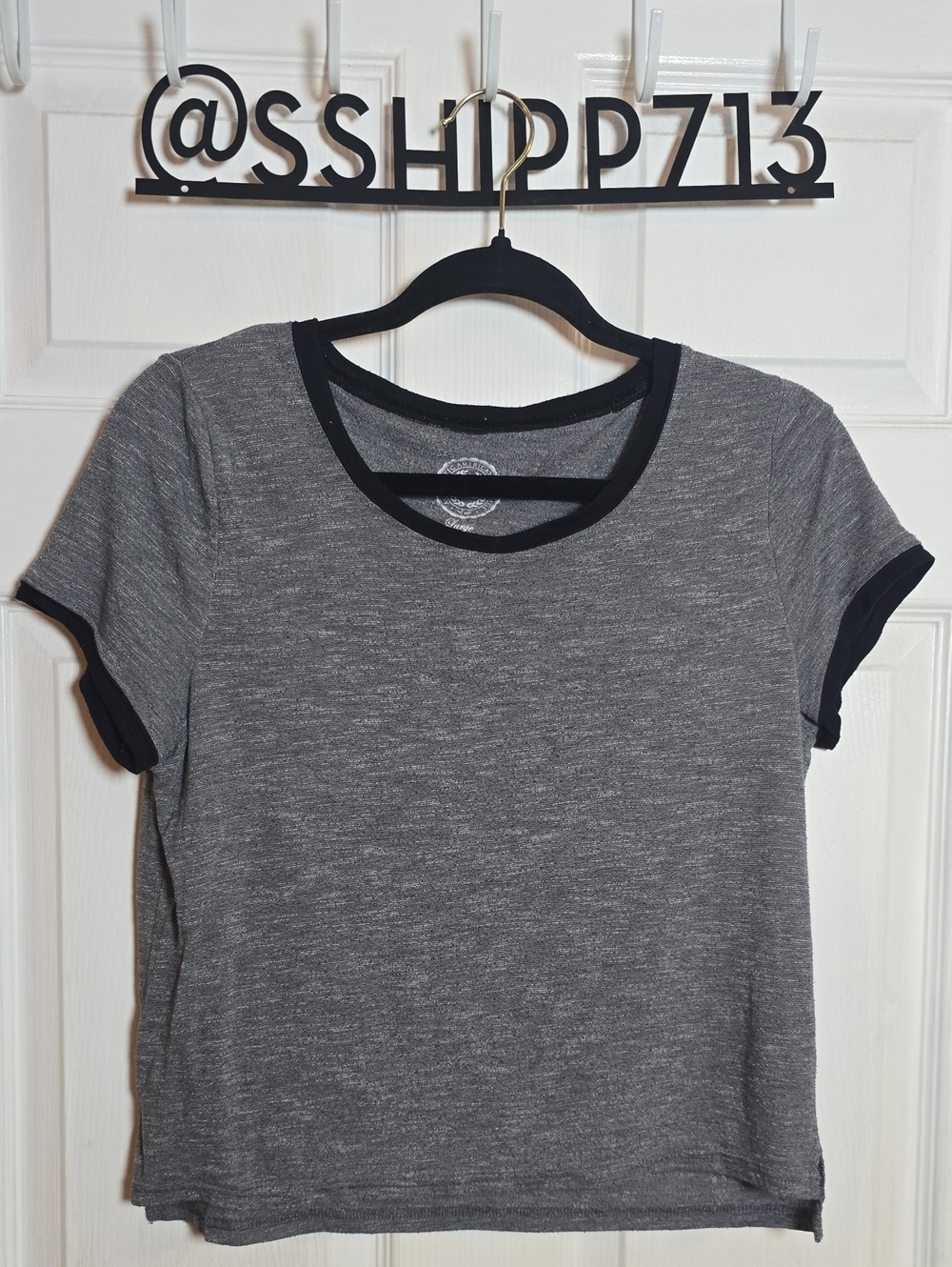 SO L Large Gray Short Sleeve Crewneck Tee with Black Trim